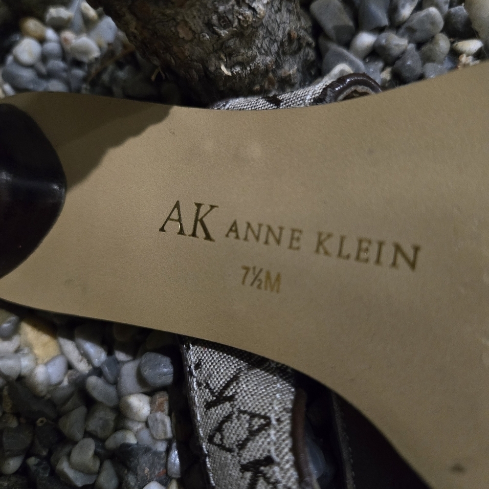 Anne Klein Signature Heeled Thong Sandals - Picture 7 of 8
